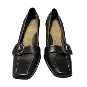 AEROSOLES Black Heels with Classic Square Toe